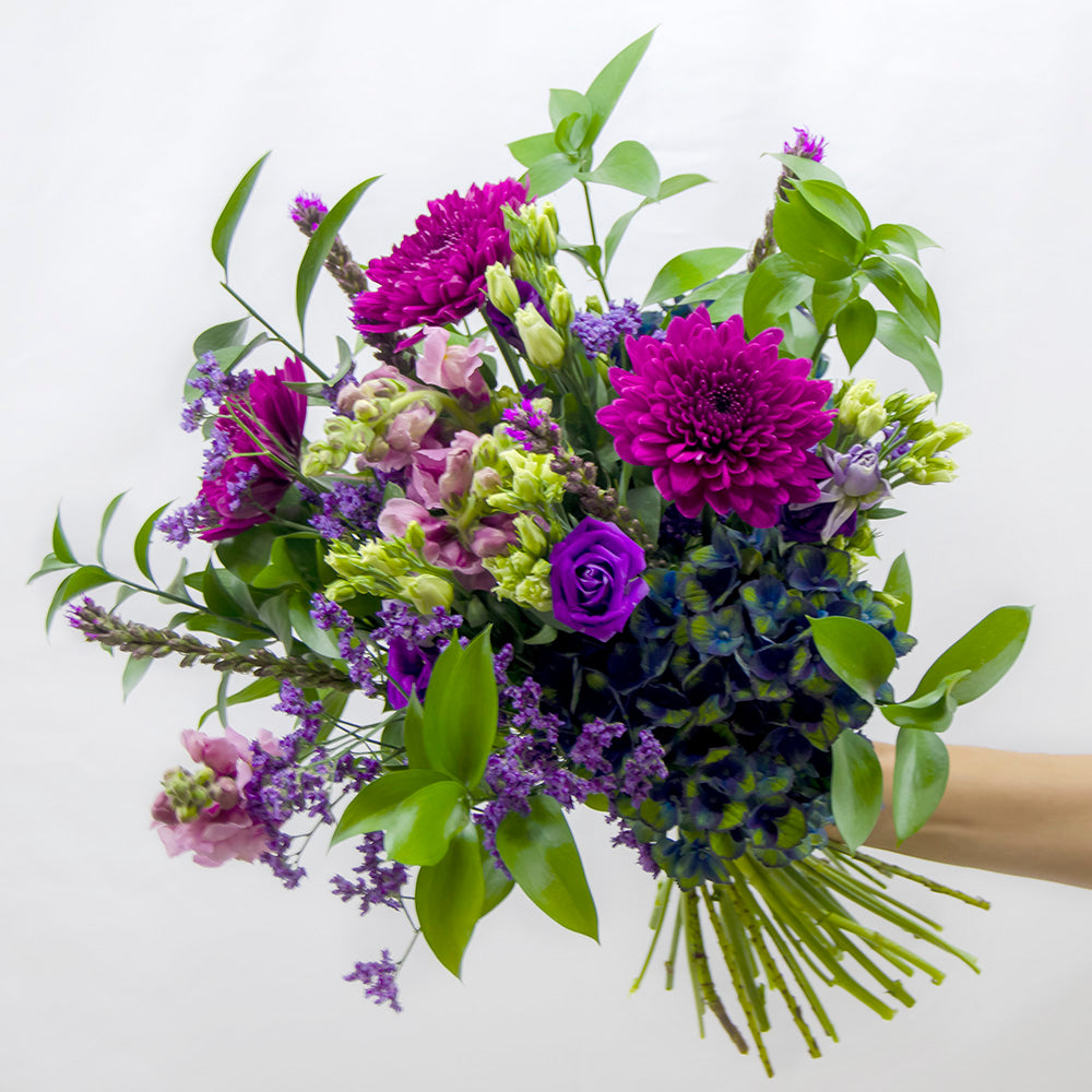 Floristería Mariée Atelier Floral Ramo de flores Ramo de flores, colores Morados regalos gift flowers blumen geschenk bouquet
