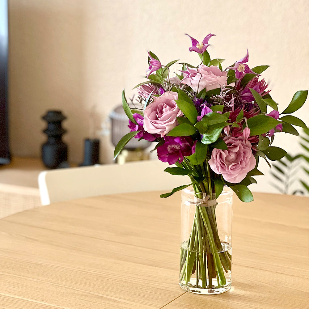 Floristería Mariée Atelier Floral Ramo de flores Ramo de flores, colores Morados regalos gift flowers blumen geschenk bouquet