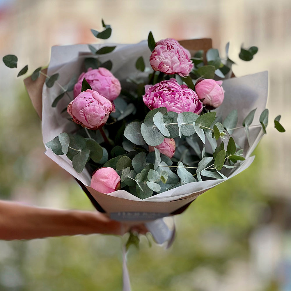 Mariée Atelier Floral Ramo de peonias rosadas