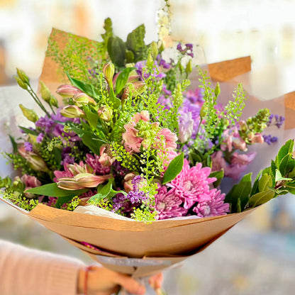 Floristería Mariée Atelier Floral Ramo de flores Ramo de flores, colores Morados regalos gift flowers blumen geschenk bouquet