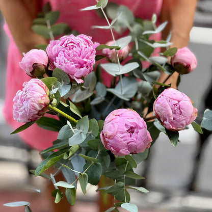 Mariée Atelier Floral Ramo de peonias rosadas