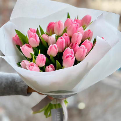 mariee-atelier-floral-ramo-de-flores-ramo-de-flores-tulipanes-morados-rosas-envio-gratis-valencia